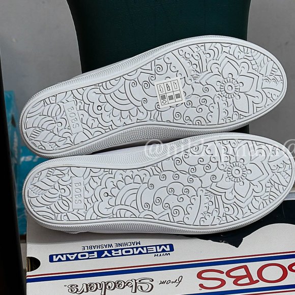 Skechers Women's BOBS  Cute Sneake IN WHITE - Picture 5 of 6